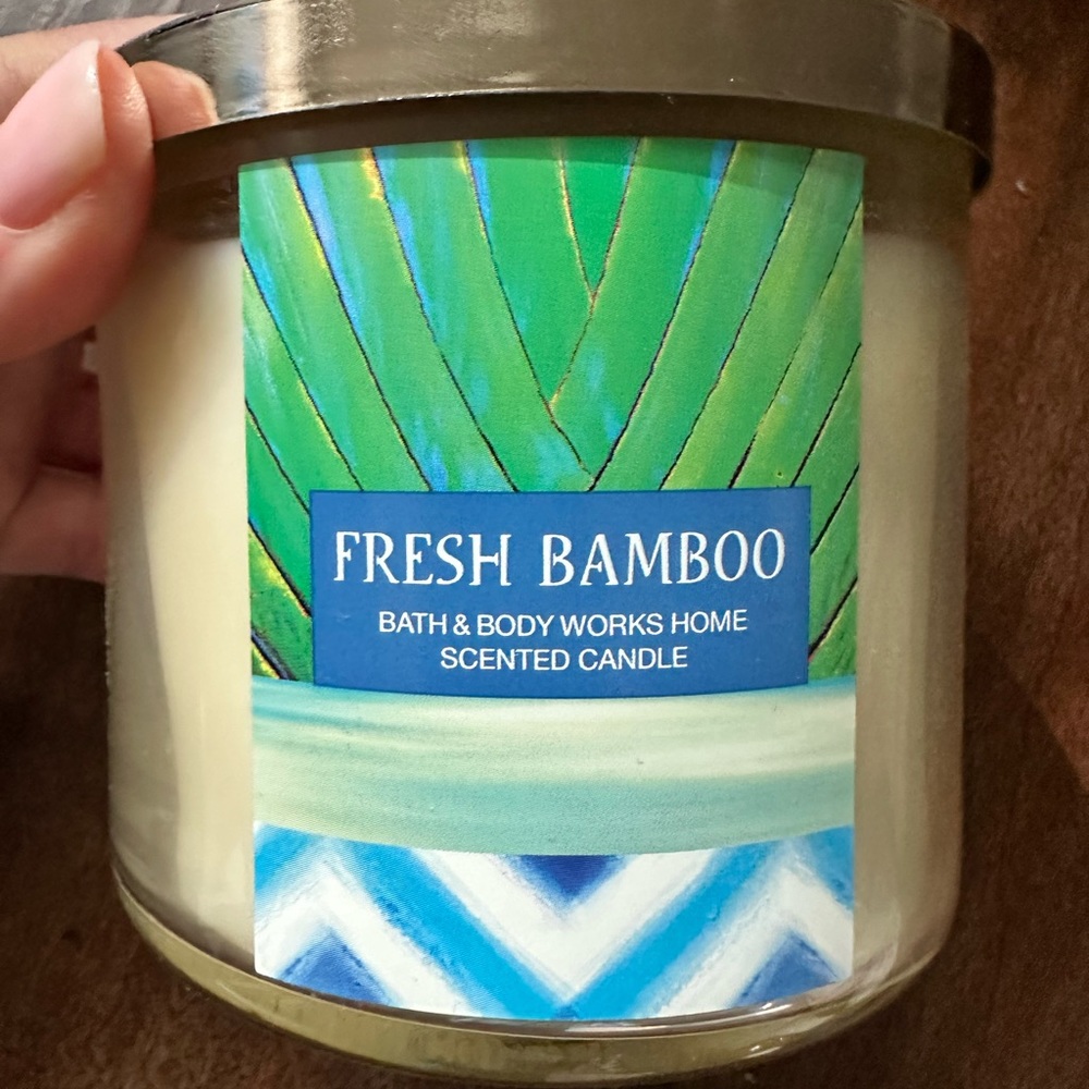 Set of 2 bath and body works candles 3 wick never burned